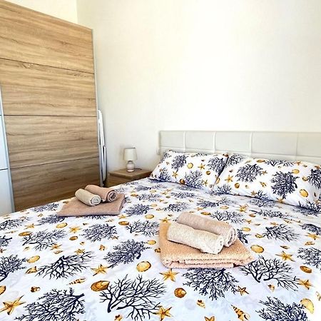 Attici Con Terrazzo Vista Mare Appartement Calasetta Buitenkant foto