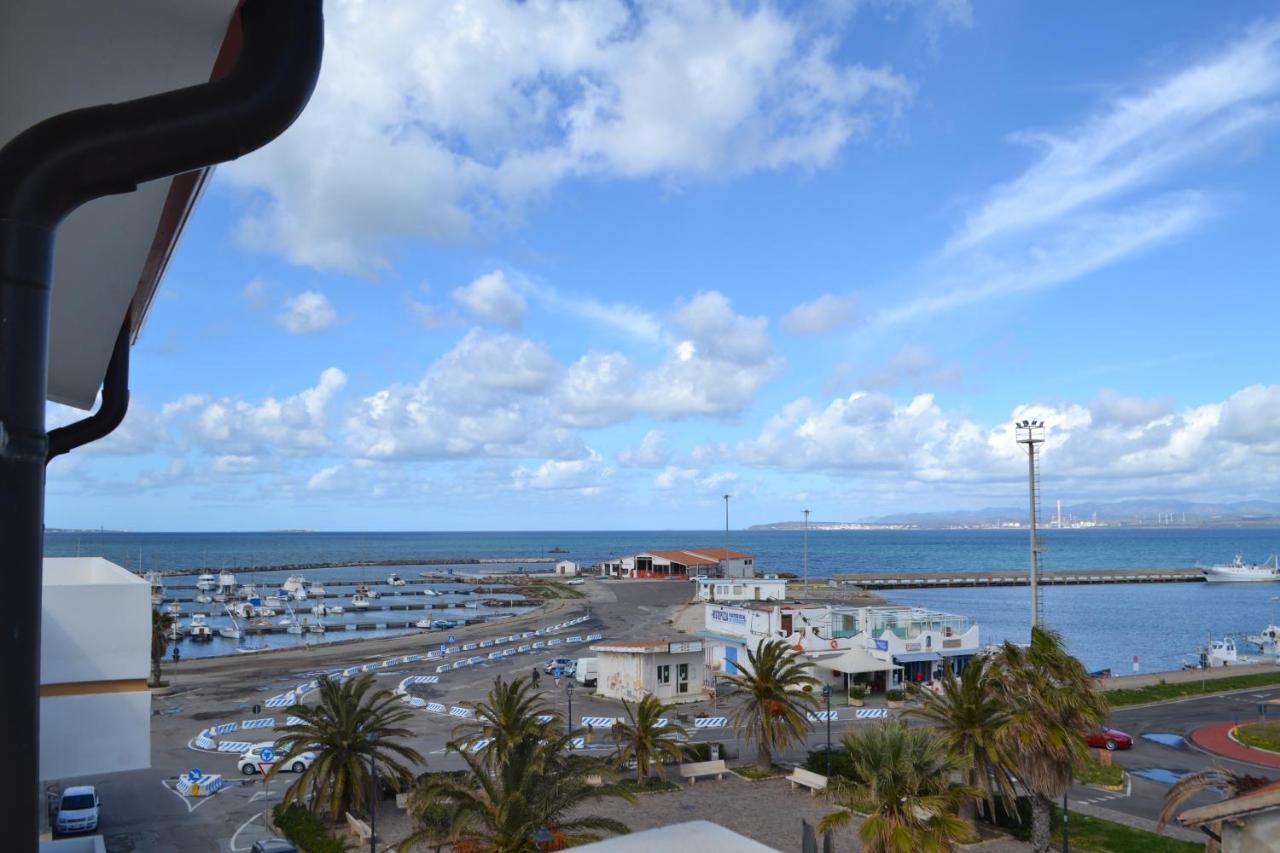 Attici Con Terrazzo Vista Mare Appartement Calasetta Buitenkant foto