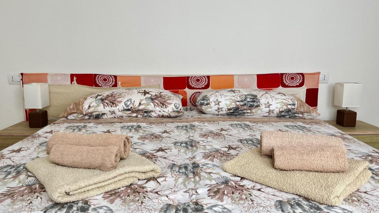 Attici Con Terrazzo Vista Mare Appartement Calasetta Buitenkant foto