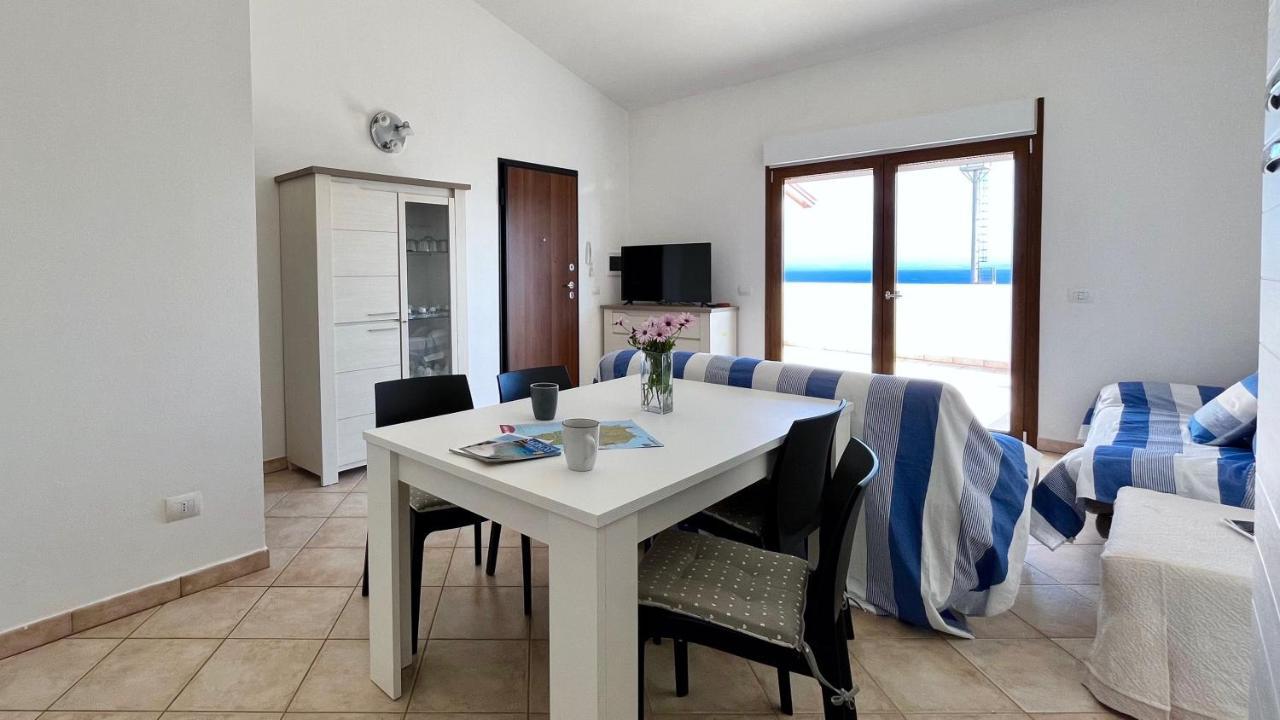 Attici Con Terrazzo Vista Mare Appartement Calasetta Buitenkant foto