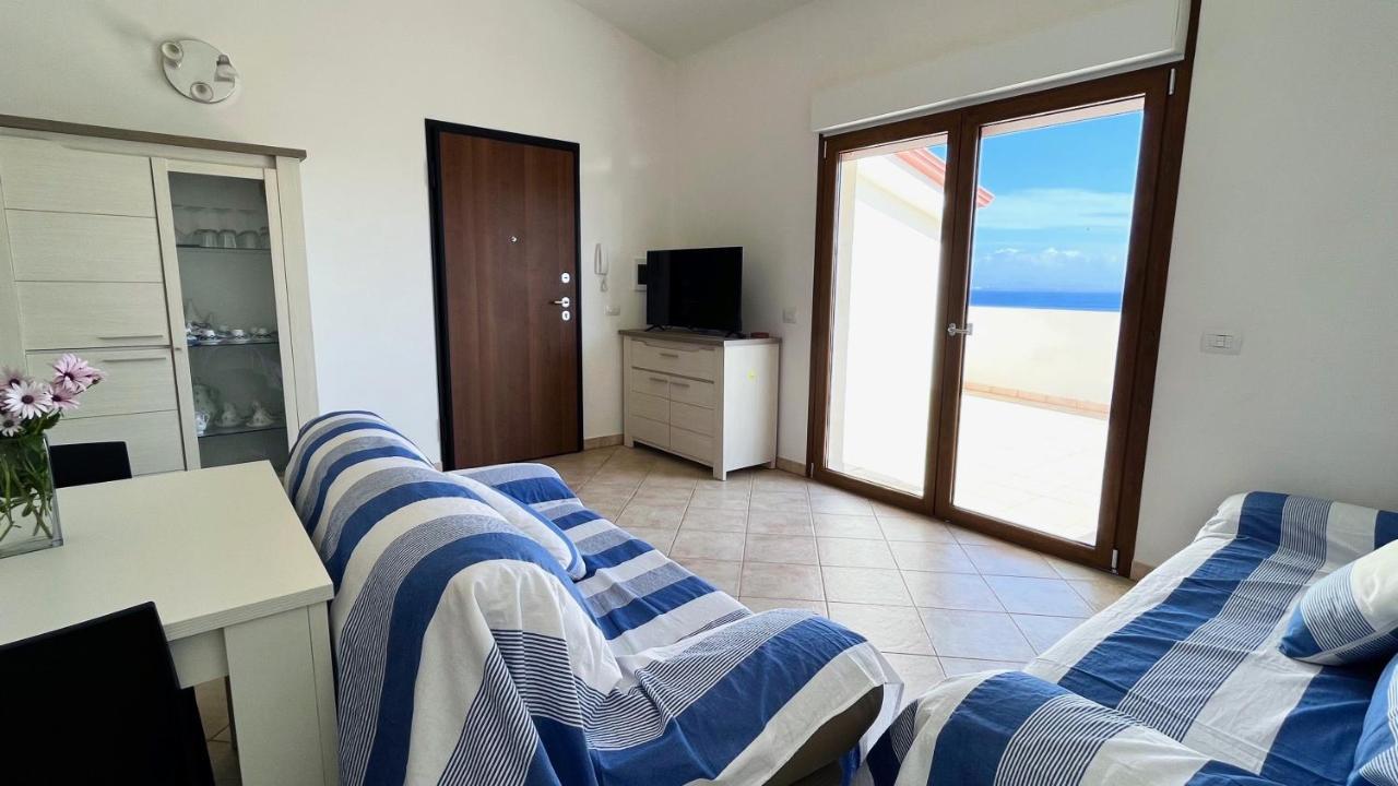 Attici Con Terrazzo Vista Mare Appartement Calasetta Buitenkant foto