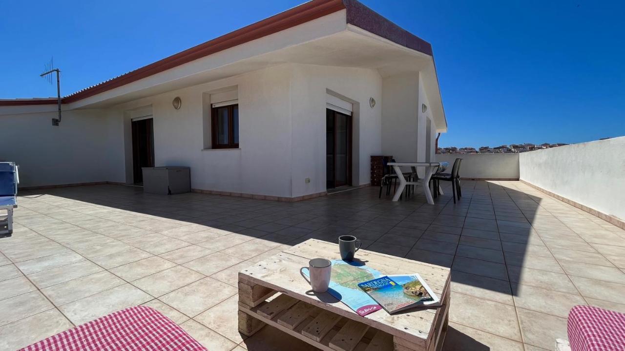 Attici Con Terrazzo Vista Mare Appartement Calasetta Buitenkant foto