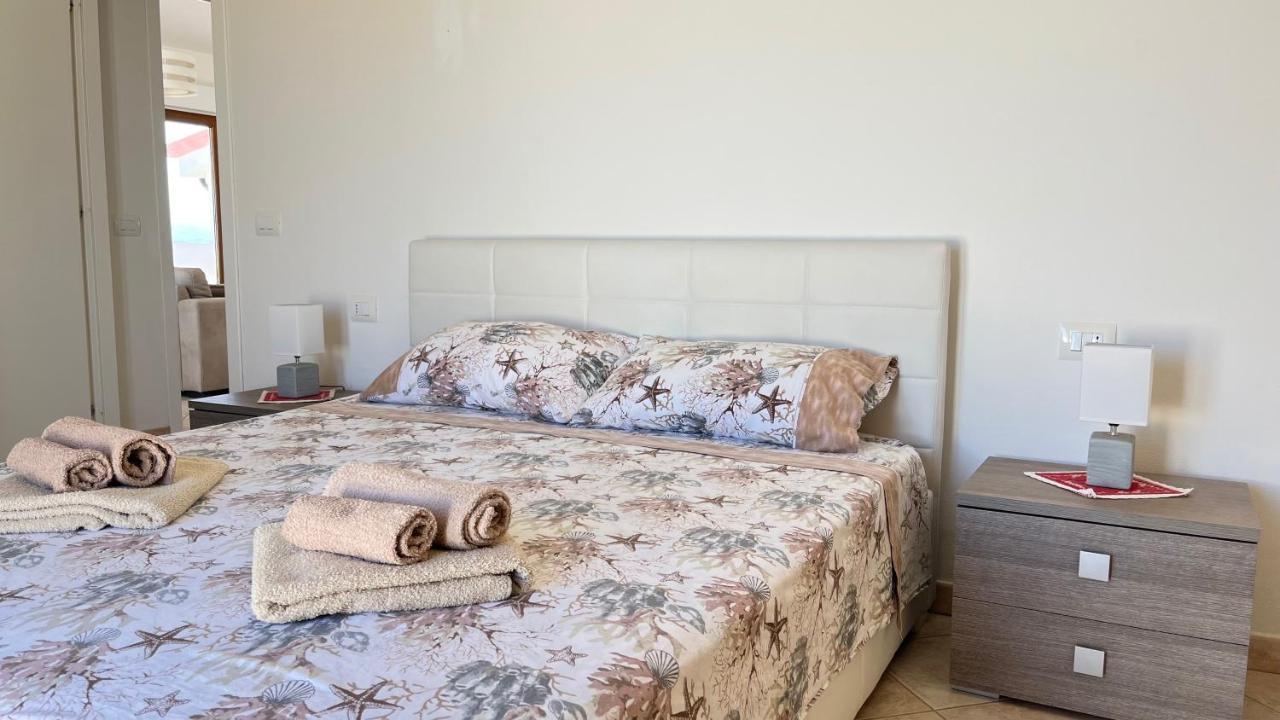 Attici Con Terrazzo Vista Mare Appartement Calasetta Buitenkant foto