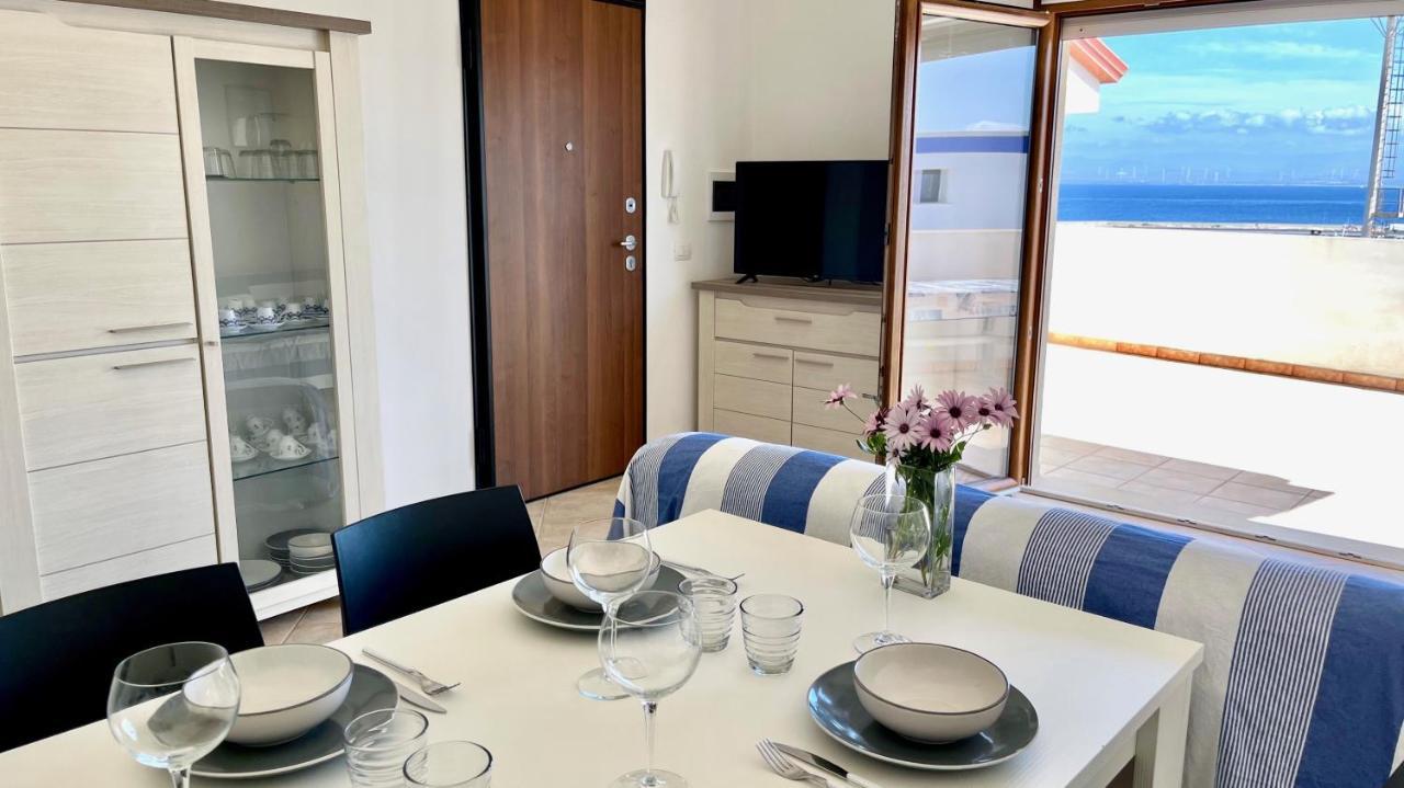 Attici Con Terrazzo Vista Mare Appartement Calasetta Buitenkant foto