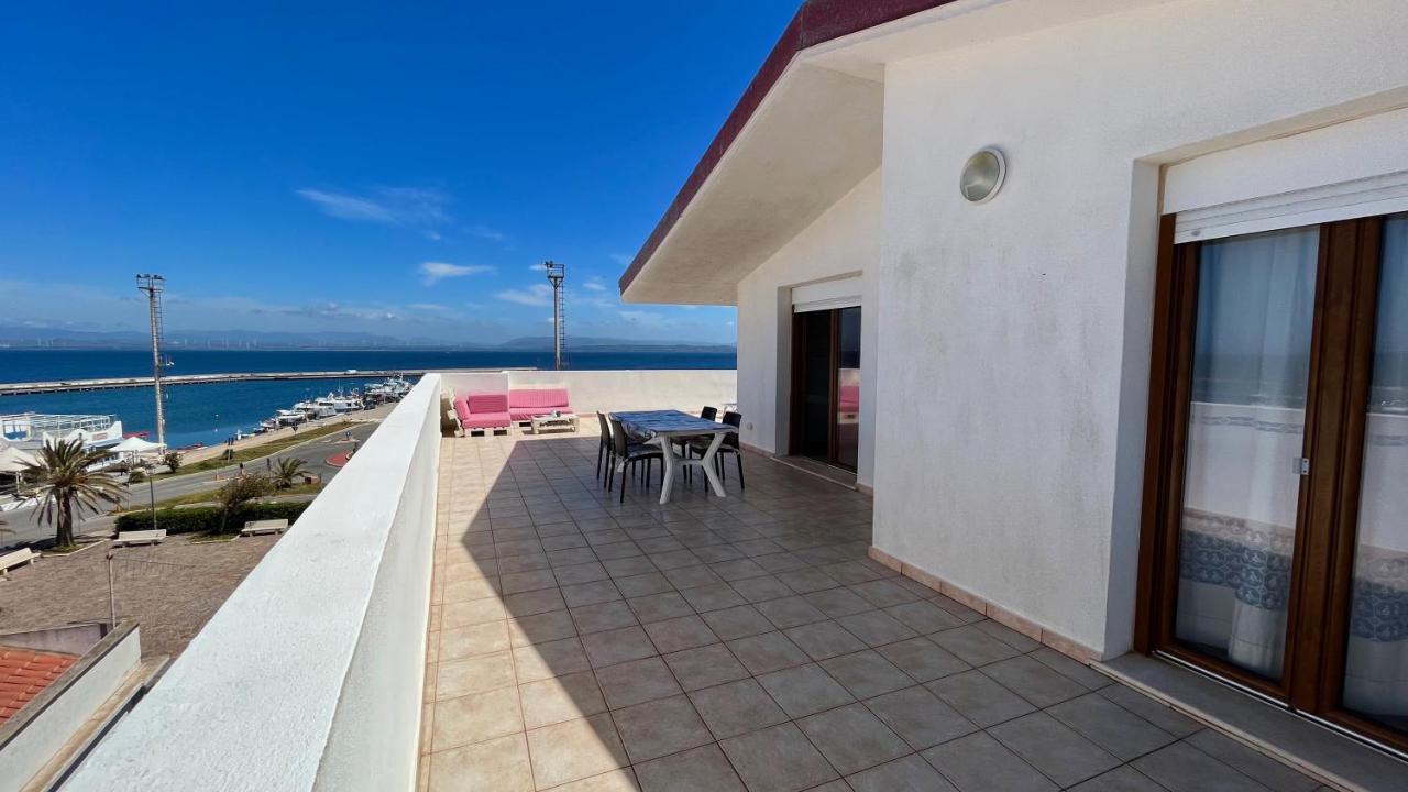 Attici Con Terrazzo Vista Mare Appartement Calasetta Buitenkant foto