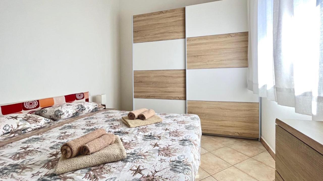 Attici Con Terrazzo Vista Mare Appartement Calasetta Buitenkant foto