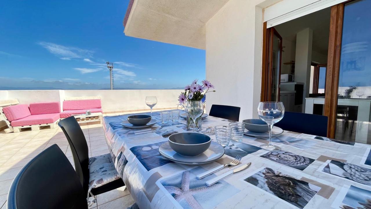 Attici Con Terrazzo Vista Mare Appartement Calasetta Buitenkant foto