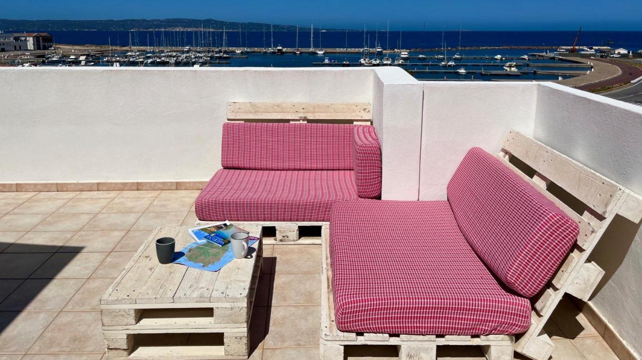 Attici Con Terrazzo Vista Mare Appartement Calasetta Buitenkant foto