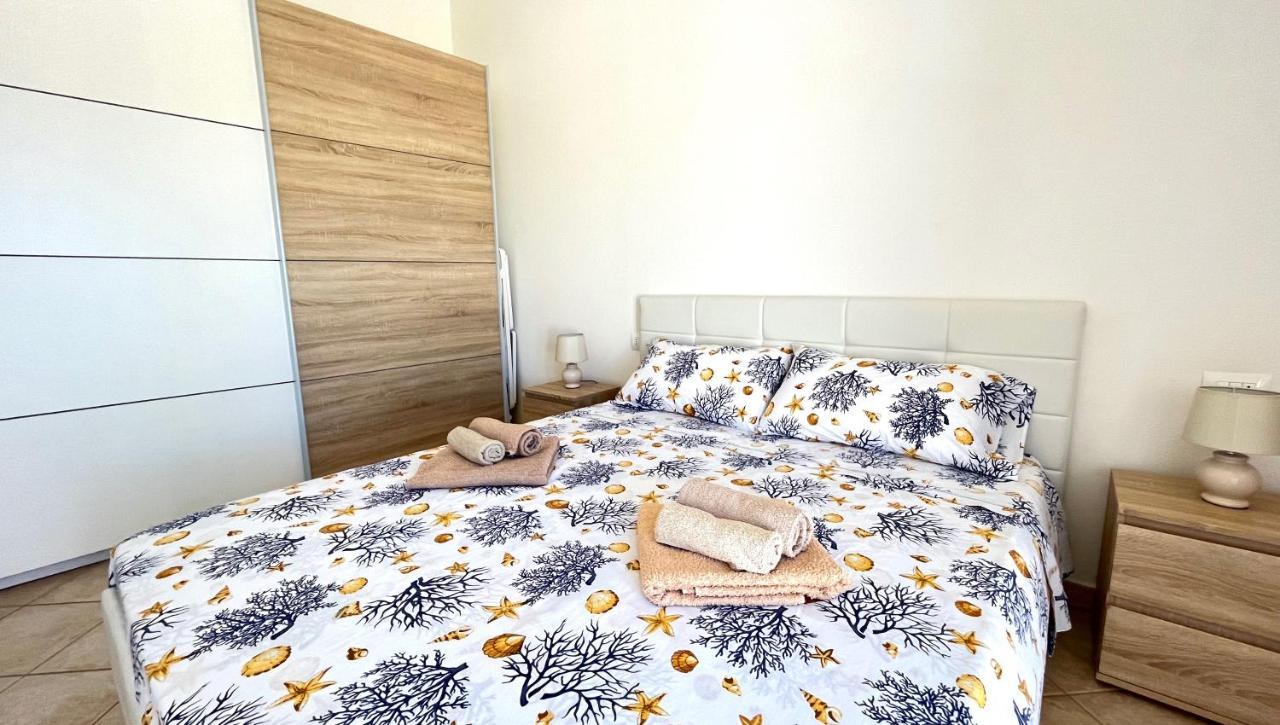 Attici Con Terrazzo Vista Mare Appartement Calasetta Buitenkant foto