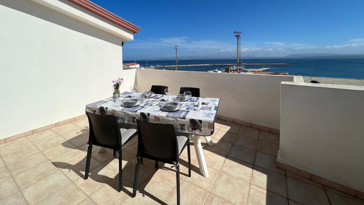 Attici Con Terrazzo Vista Mare Appartement Calasetta Buitenkant foto